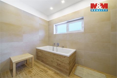 Prodej rodinného domu, 140 m² 14