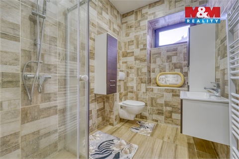 Prodej rodinného domu, 178 m² 2