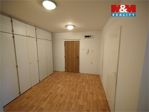 Pronájem bytu 1+1, 49 m² - 2