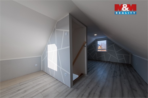 Prodej pozemku, 1 715 m² - 2