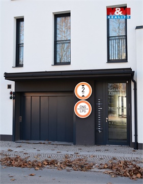 Pronájem parkovacího místa, 13 m² 2