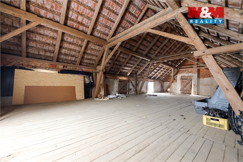 Prodej komerčního objektu, 482 m² 18