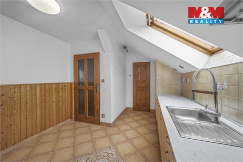 Prodej rodinného domu, 288 m² - 6