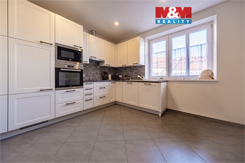 Prodej rodinného domu, 225 m² 0