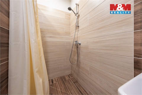 Prodej rodinného domu, 225 m² - 6