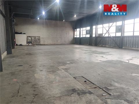 Pronájem skladu / haly, 383 m² - 0