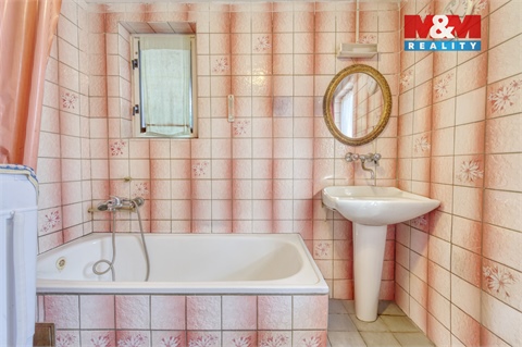 Prodej rodinného domu, 240 m² - 10