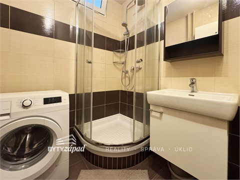 Pronájem bytu 1+1, 42 m² - 8