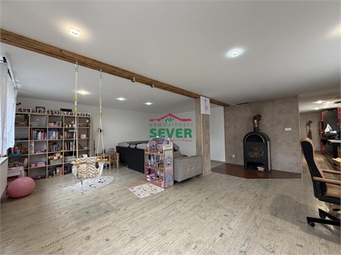 Prodej rodinného domu, 208 m² - 2