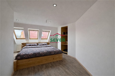 Prodej rodinného domu, 208 m² - 10