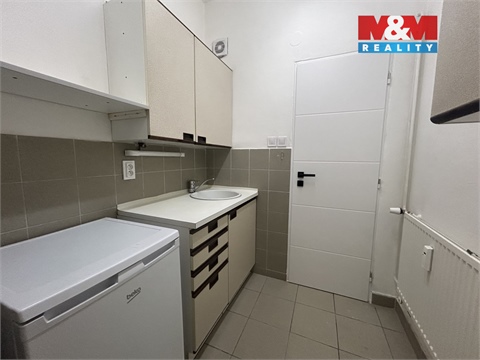 Pronájem kanceláře, 170 m² - 6