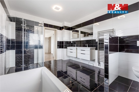 Prodej rodinného domu, 188 m² - 6