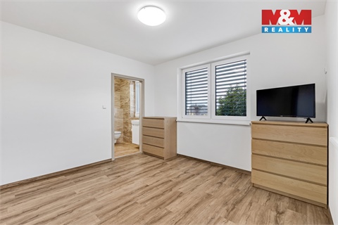 Prodej rodinného domu, 188 m² - 10