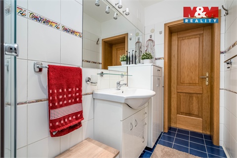 Prodej rodinného domu, 220 m² - 8