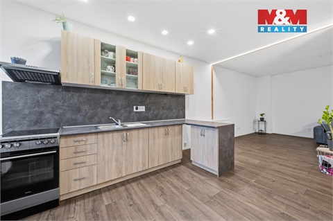 Prodej komerčního objektu, 791 m² 26