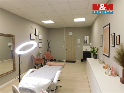 Pronájem obchodních prostor, 28 m² - 0