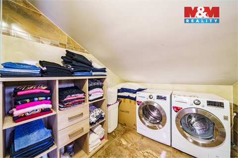 Prodej rodinného domu, 140 m² - 14