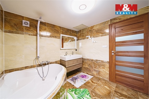 Prodej rodinného domu, 140 m² 14