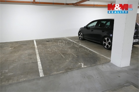 Pronájem parkovacího místa, 15 m² - 0