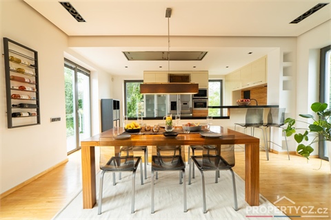 Prodej domu, 345 m² 12