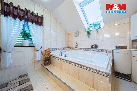 Prodej rodinného domu, 190 m² - 18