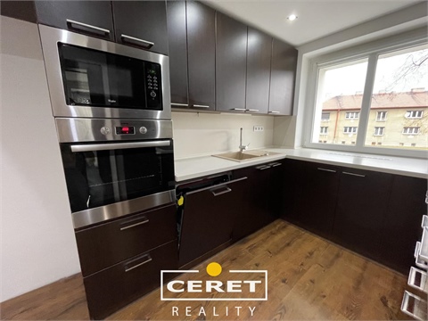 Pronájem bytu 3+1, 75 m² 0