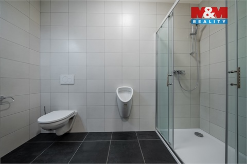 Prodej skladu / haly, 940 m² 18