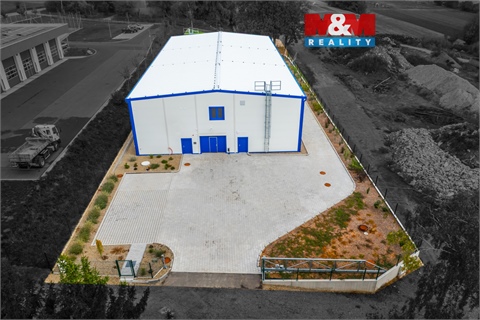 Prodej skladu / haly, 940 m² 0