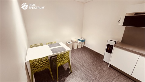 Pronájem kanceláře, 408 m² - 18