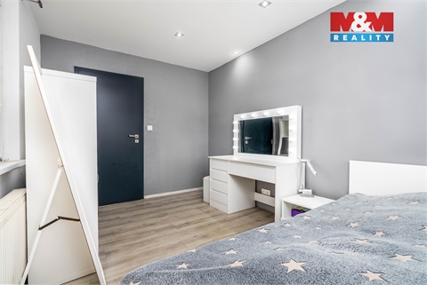 Prodej rodinného domu, 187 m² - 6