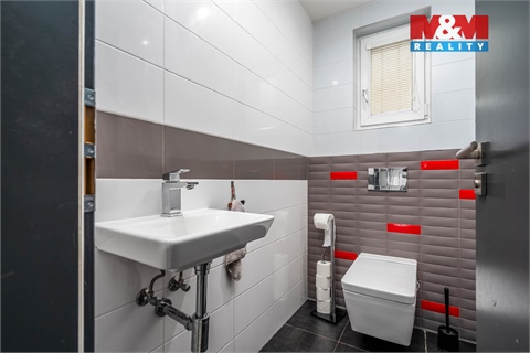 Prodej rodinného domu, 187 m² - 14