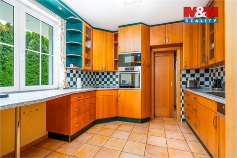 Prodej rodinného domu, 262 m² - 14