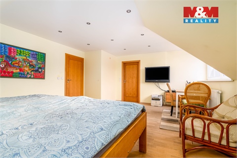 Prodej rodinného domu, 262 m² 10