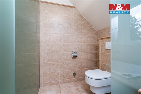 Prodej rodinného domu, 262 m² - 6