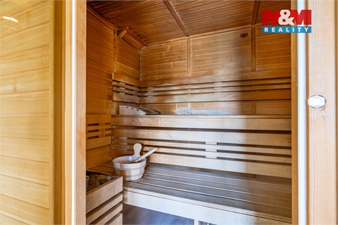 Prodej rodinného domu, 262 m² - 12