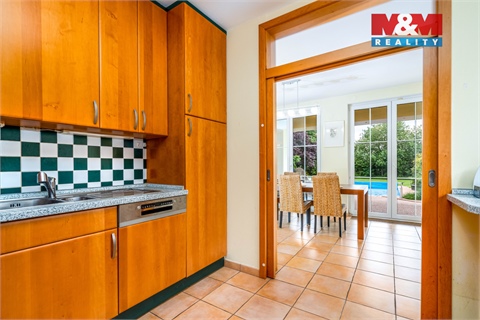 Prodej rodinného domu, 262 m² - 16