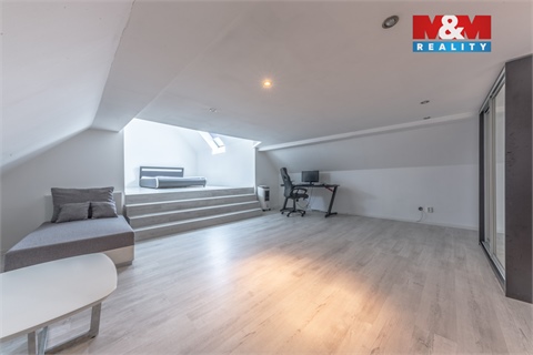 Prodej rodinného domu, 190 m² - 12