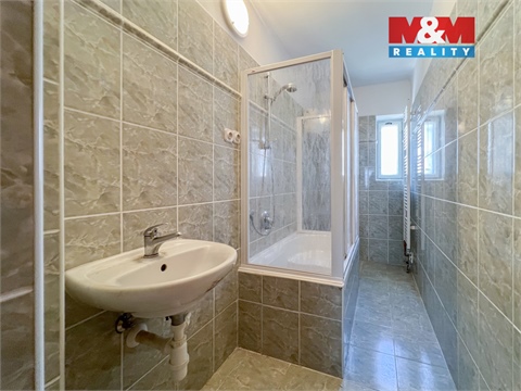 Prodej rodinného domu, 540 m² - 24