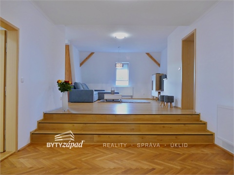 Pronájem bytu 3+1, 140 m² - 2