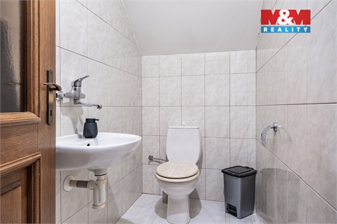 Prodej rodinného domu, 486 m² - 18