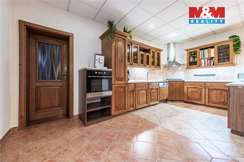 Prodej rodinného domu, 486 m² 2