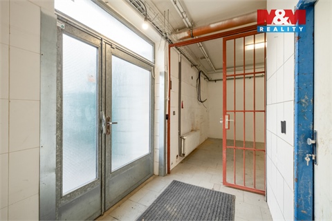 Pronájem obchodních prostor, 174 m² - 2