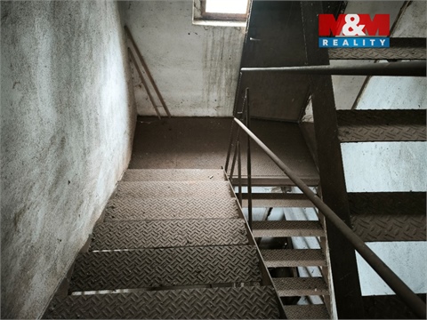 Prodej skladu / haly, 1 400 m² 10