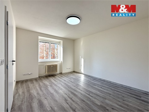 Pronájem bytu 1+1, 32 m² 2