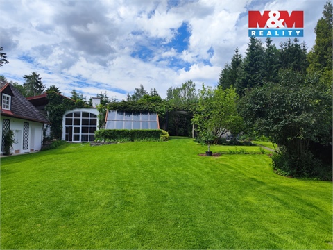 Prodej rodinného domu, 1 740 m² 8