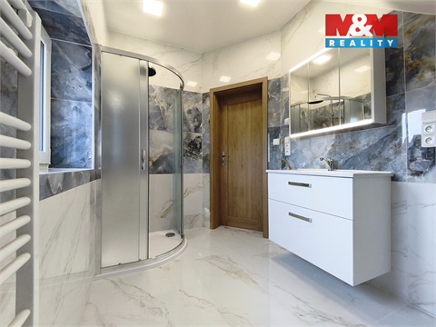 Pronájem bytu 4kk, 71 m² - 18