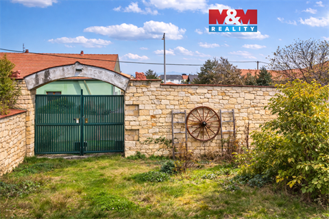 Prodej stavebního pozemku, 1 132 m² 0