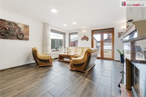 Prodej rodinného domu, 916 m² 14