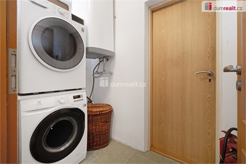 Prodej rodinného domu, 916 m² - 6