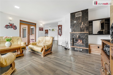 Prodej rodinného domu, 916 m² - 0